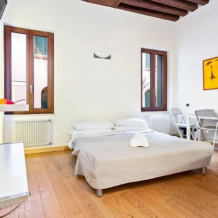 Orologio Apartamento